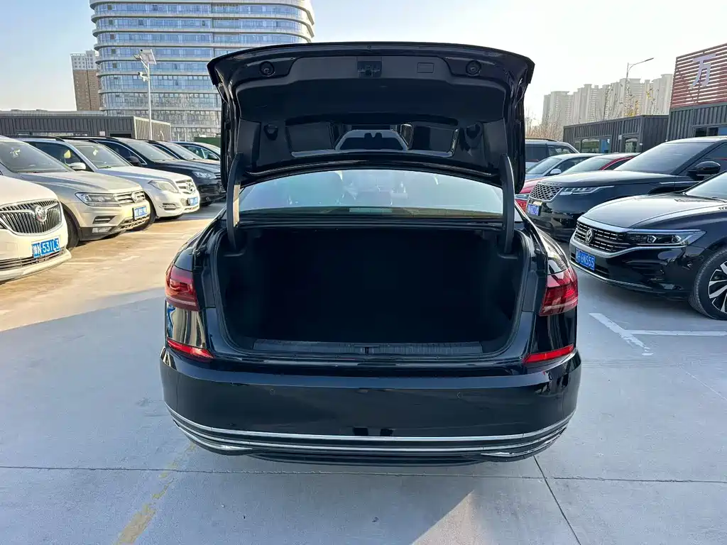 Volkswagen Passat — фото 7
