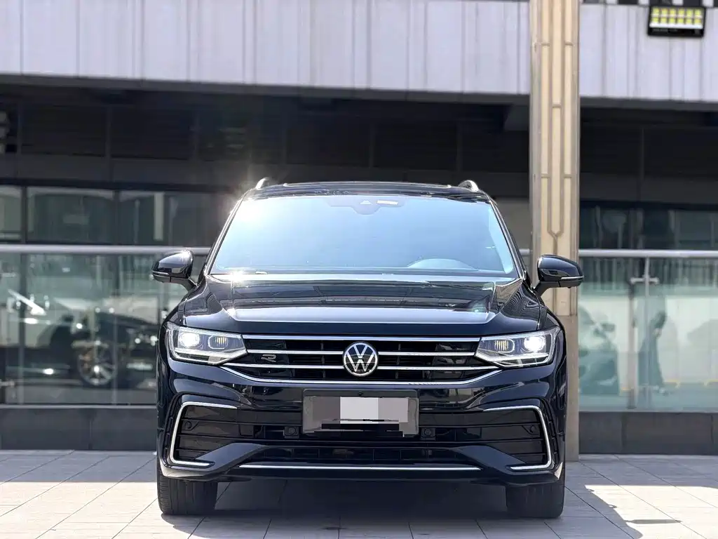 Volkswagen Tiguan L — фото 3