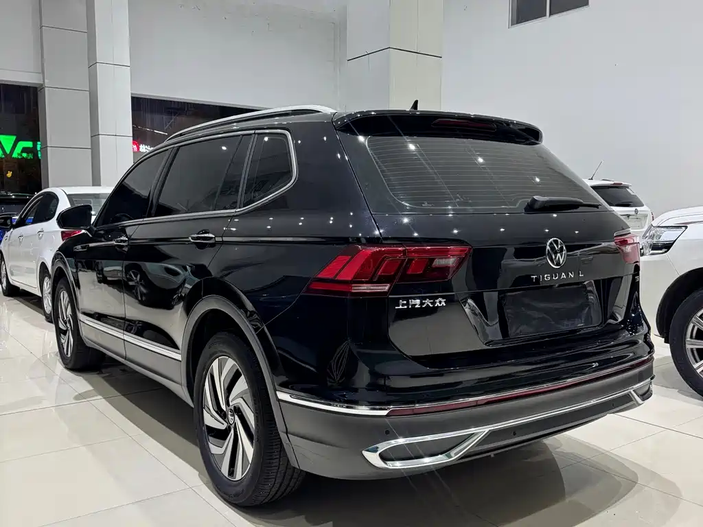 Volkswagen Tiguan L — фото 4