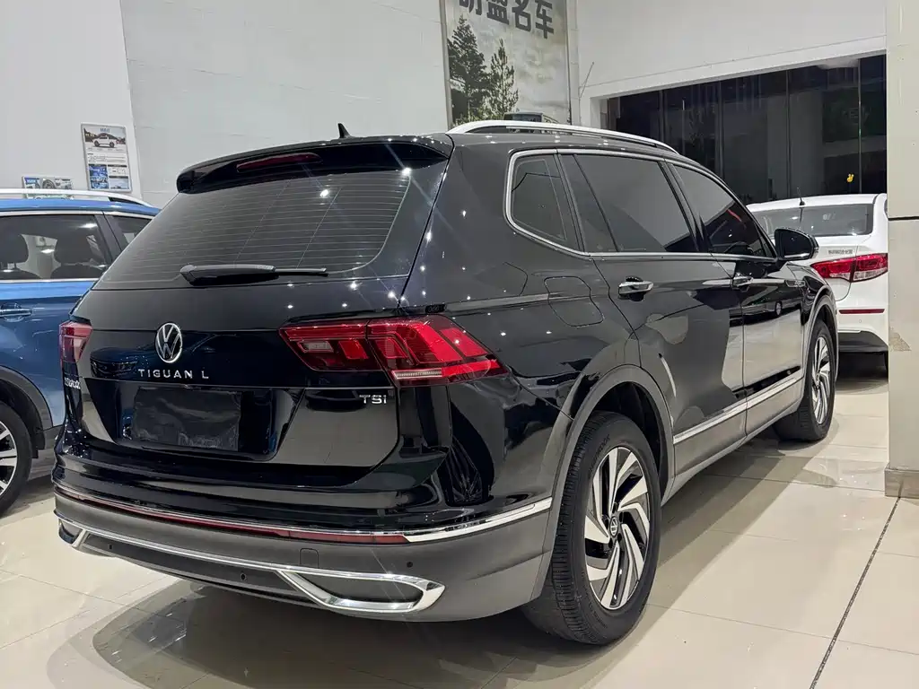 Volkswagen Tiguan L — фото 5