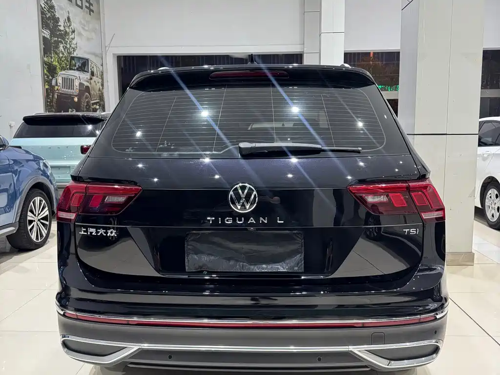 Volkswagen Tiguan L — фото 6