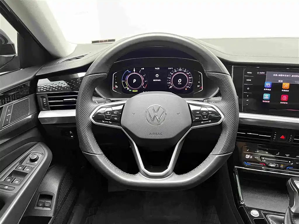 Volkswagen Passat PHEV — фото 8