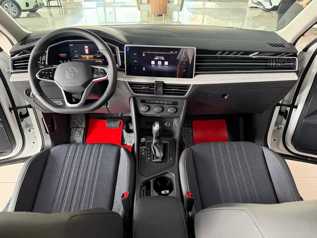 Volkswagen Tiguan L — фото 11