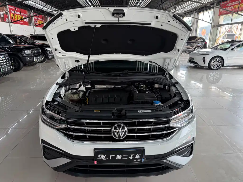 Volkswagen Tiguan L — фото 19