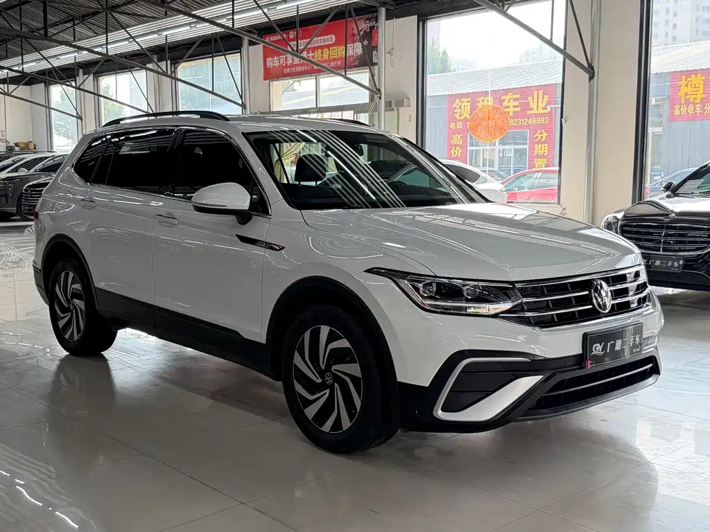 Volkswagen Tiguan L — фото 3