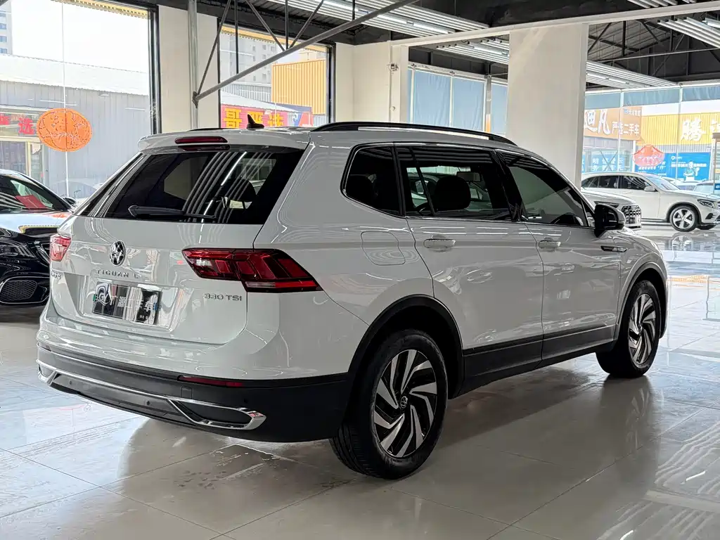 Volkswagen Tiguan L — фото 4