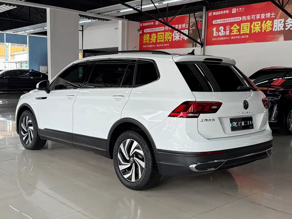 Volkswagen Tiguan L — фото 6