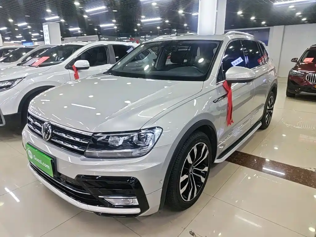 Volkswagen Tiguan L — фото 2