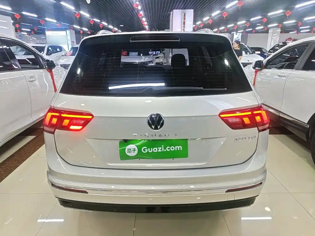 Volkswagen Tiguan L — фото 6