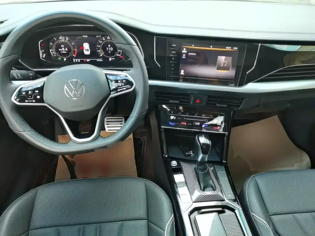 Volkswagen Passat — фото 10