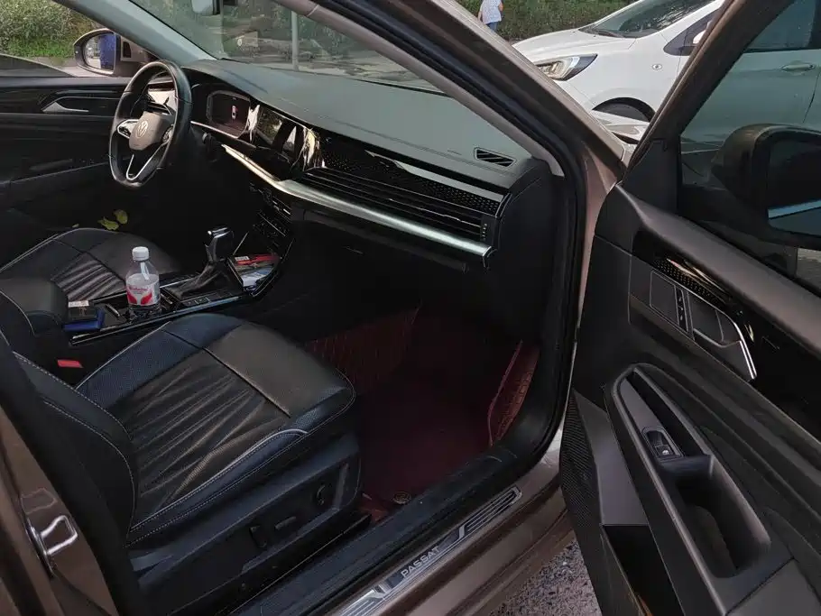 Volkswagen Passat — фото 8