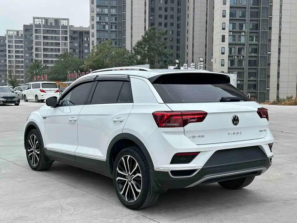 Volkswagen T-Roc — фото 4