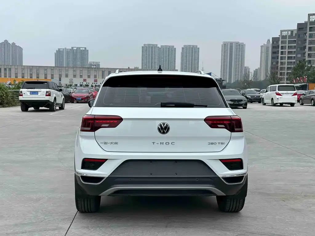 Volkswagen T-Roc — фото 5