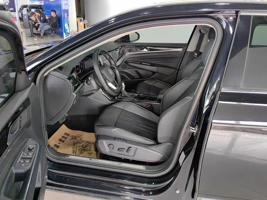 Volkswagen Passat — фото 9