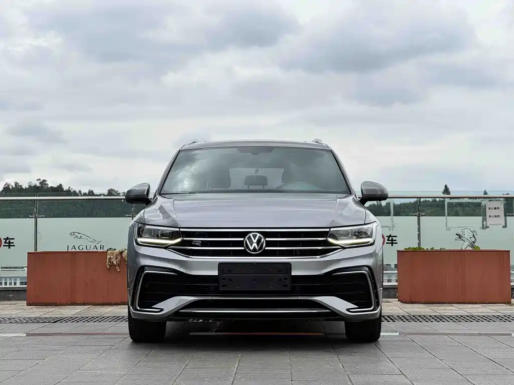 Volkswagen Tiguan L — фото 3