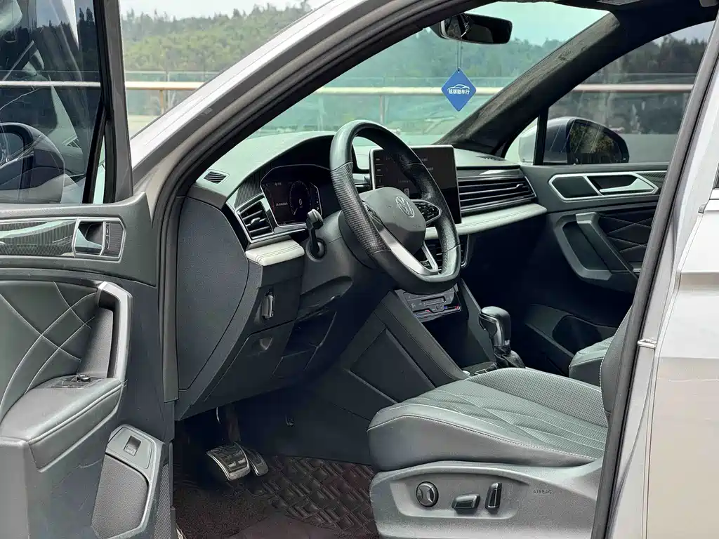 Volkswagen Tiguan L — фото 4