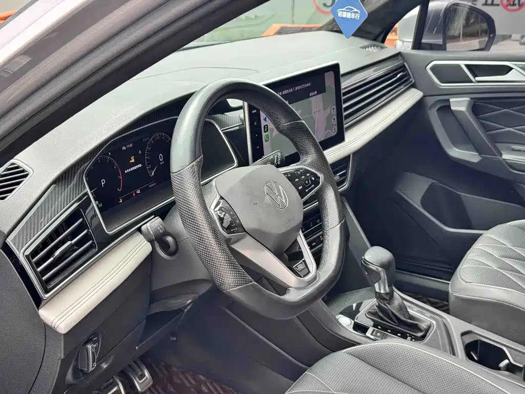 Volkswagen Tiguan L — фото 6