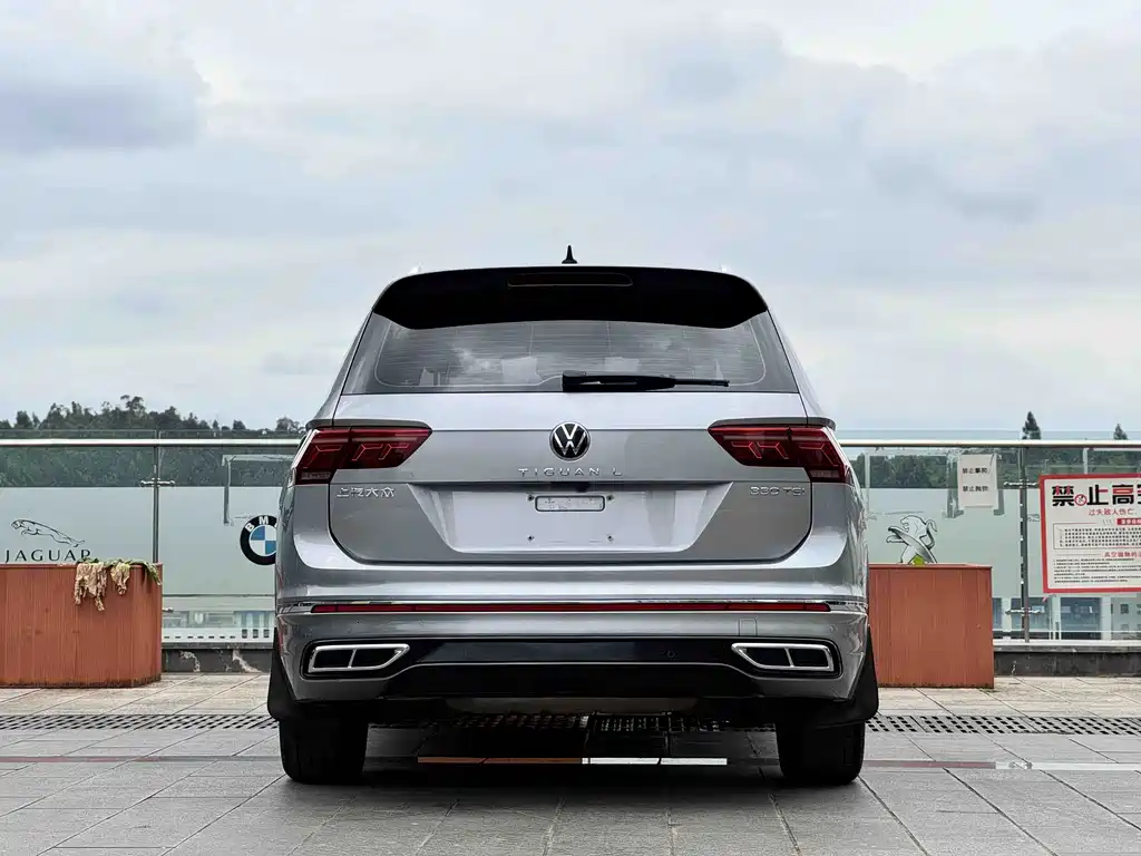 Volkswagen Tiguan L — фото 9