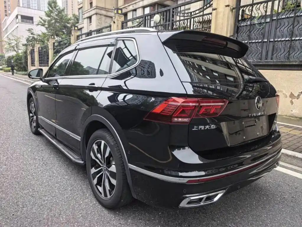 Volkswagen Tiguan L — фото 4