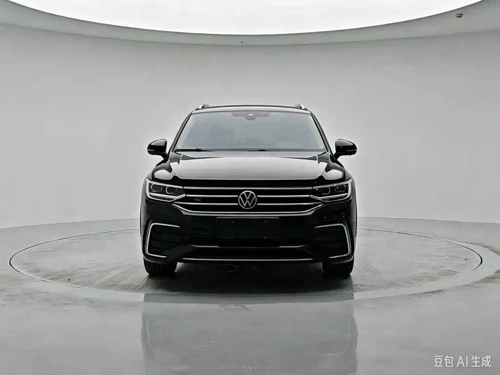 Volkswagen Tiguan L — фото 2