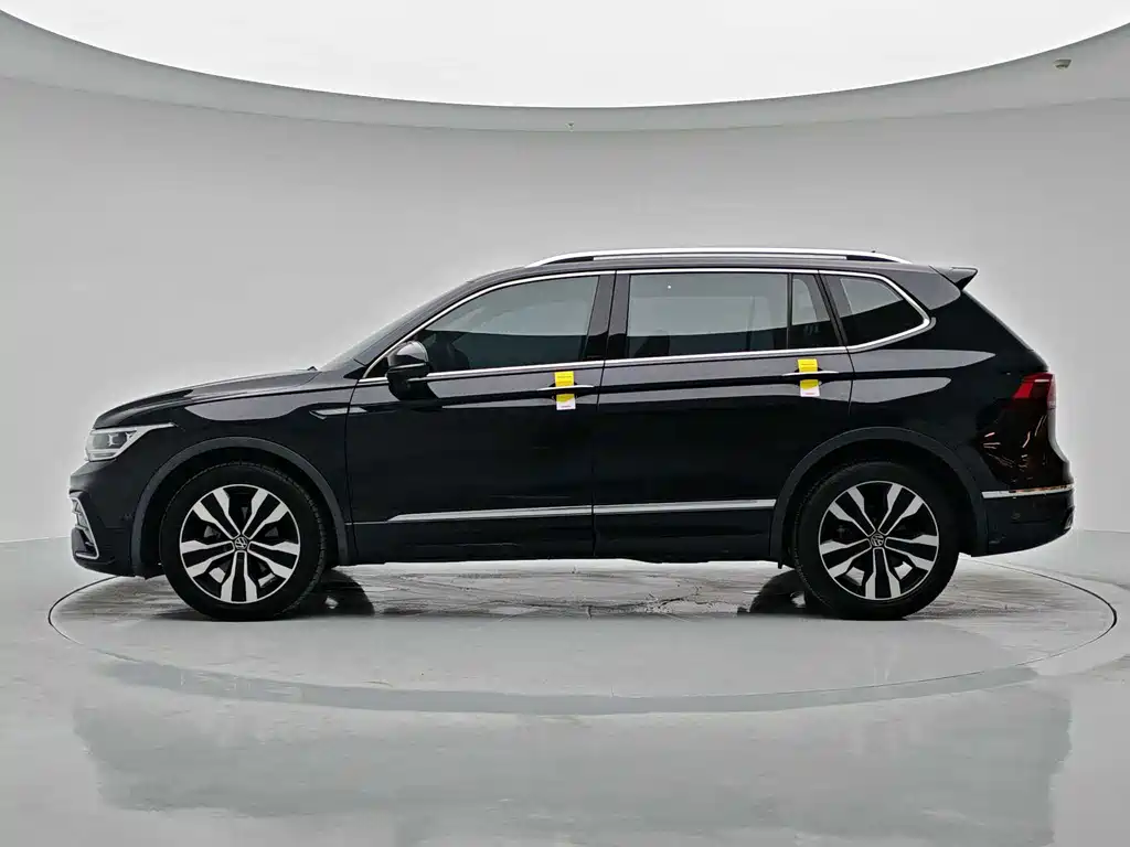 Volkswagen Tiguan L — фото 7
