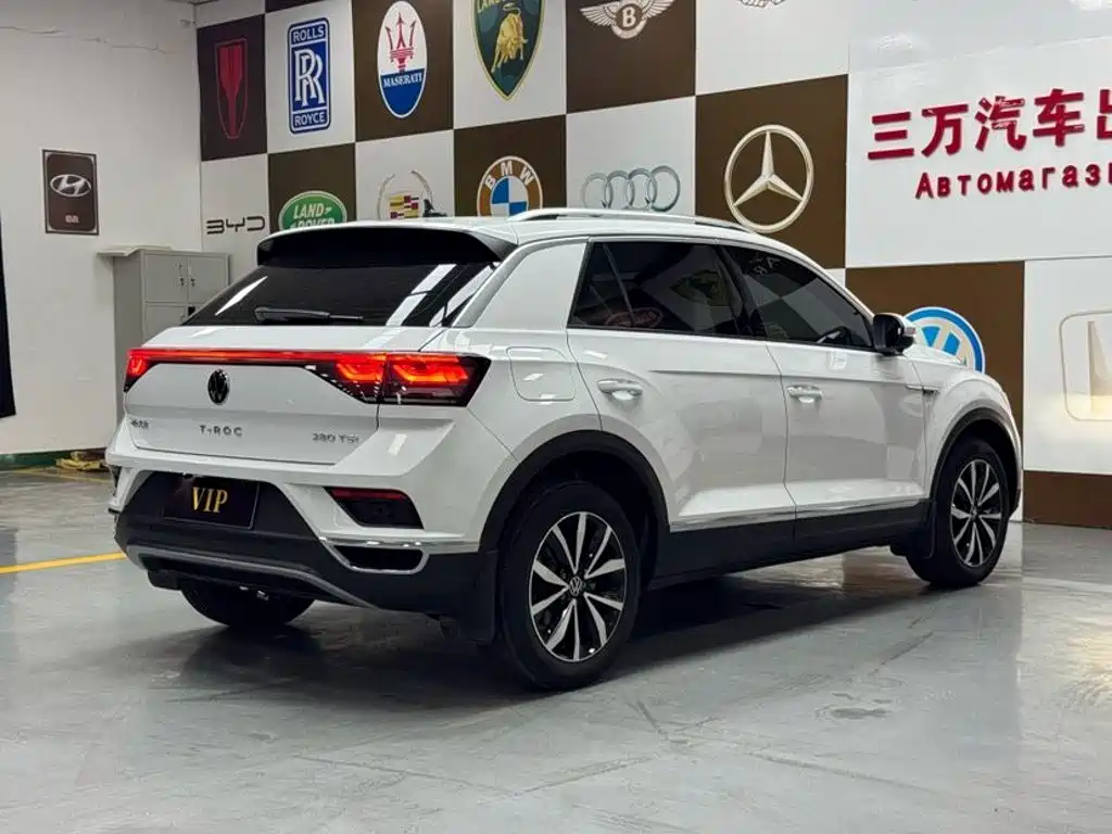 Volkswagen T-Roc — фото 6
