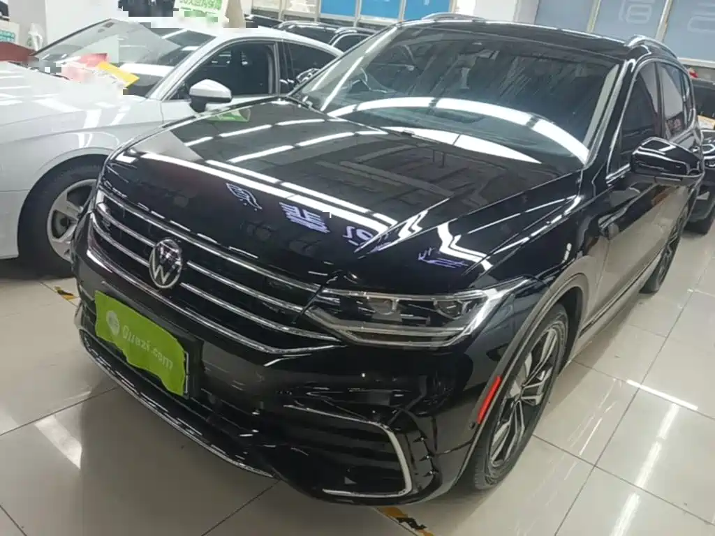 Volkswagen Tiguan L — фото 2