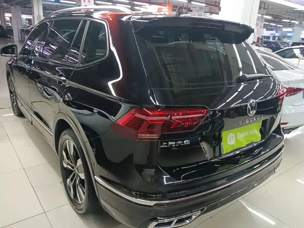 Volkswagen Tiguan L — фото 5
