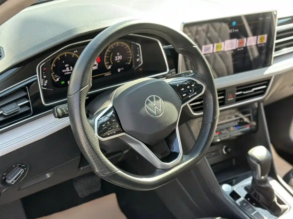 Volkswagen Tiguan L — фото 3