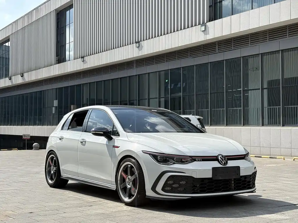 Volkswagen Golf GTI — фото 3