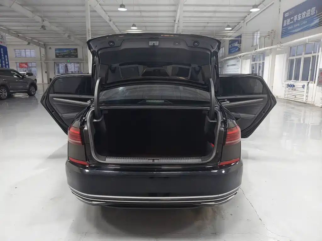 Volkswagen Passat — фото 8