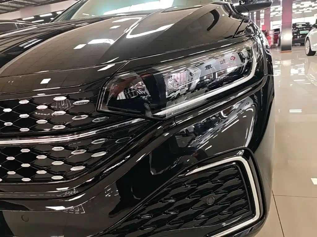Volkswagen Passat — фото 24