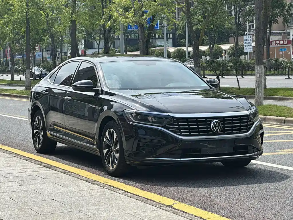 Volkswagen Passat — фото 3