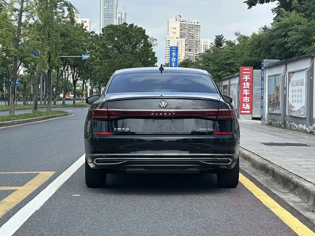 Volkswagen Passat — фото 4
