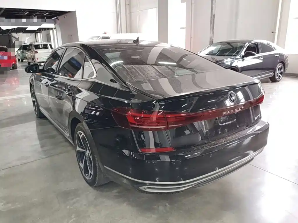Volkswagen Passat — фото 5