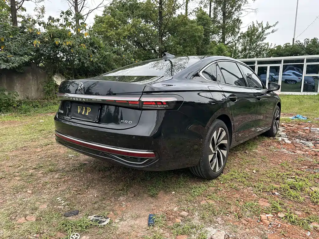 Volkswagen Passat — фото 4