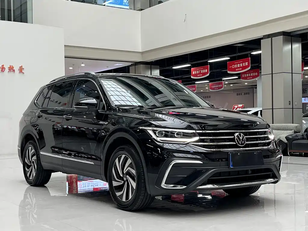 Volkswagen Tiguan L — фото 3