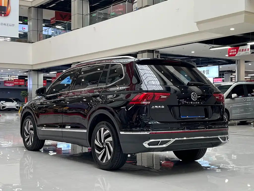 Volkswagen Tiguan L — фото 9