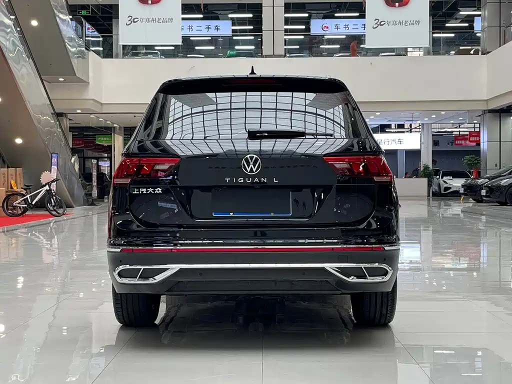Volkswagen Tiguan L — фото 10