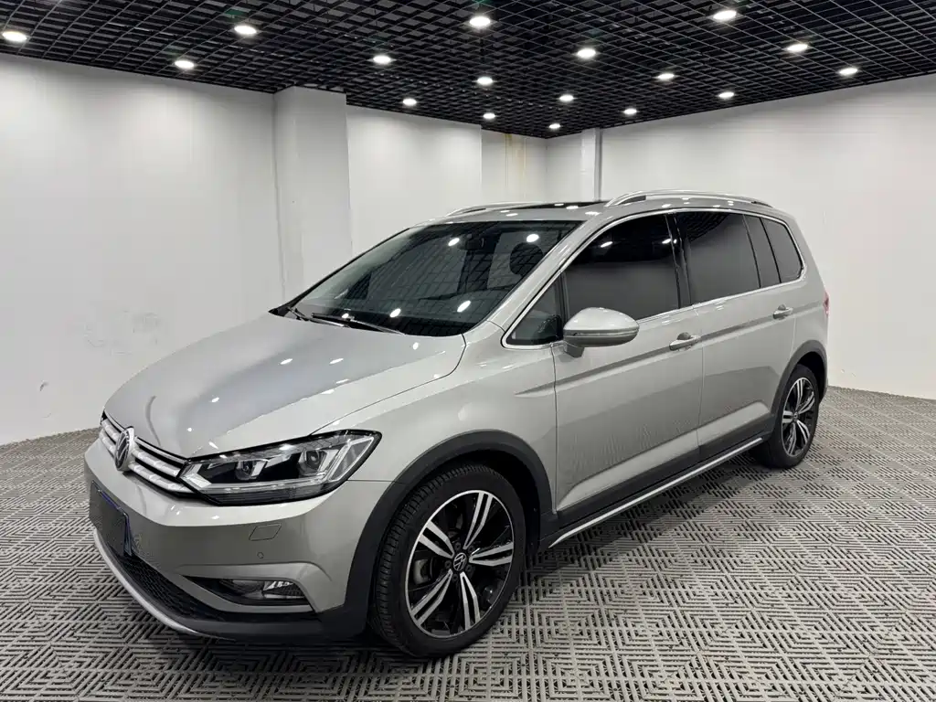 Volkswagen Touran — фото 3