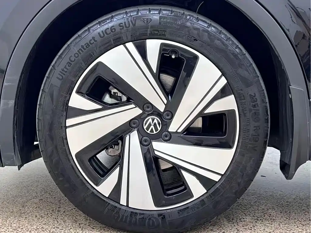 Volkswagen Tiguan L — фото 25