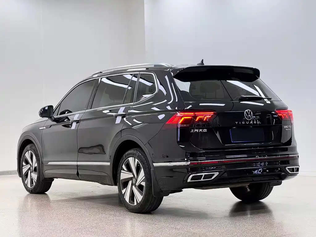 Volkswagen Tiguan L — фото 5