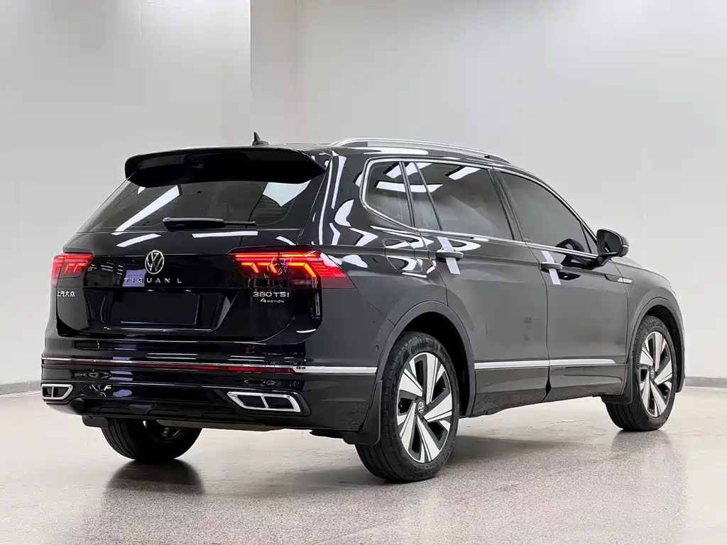 Volkswagen Tiguan L — фото 6