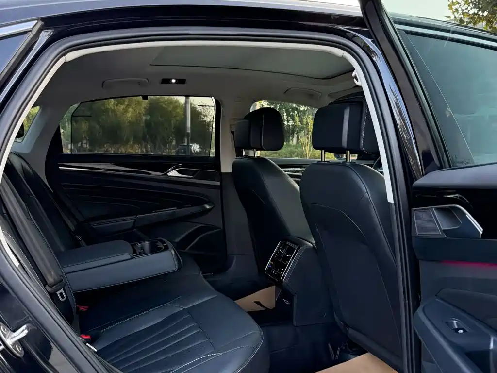 Volkswagen Passat — фото 5