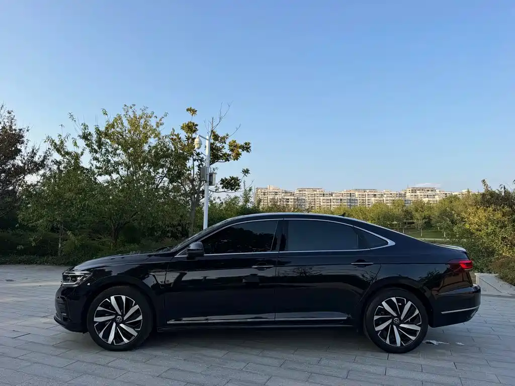 Volkswagen Passat — фото 7