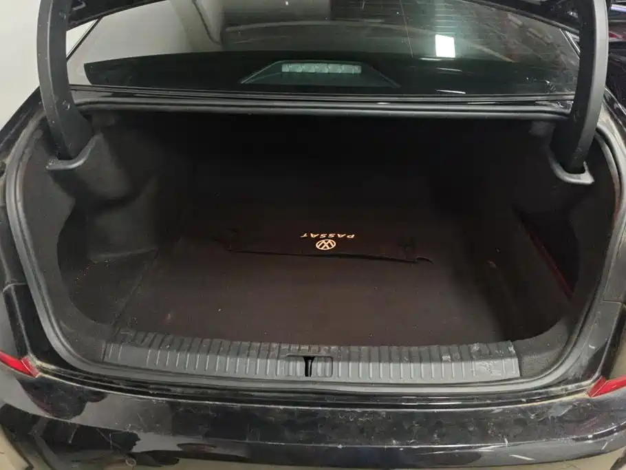 Volkswagen Passat — фото 4