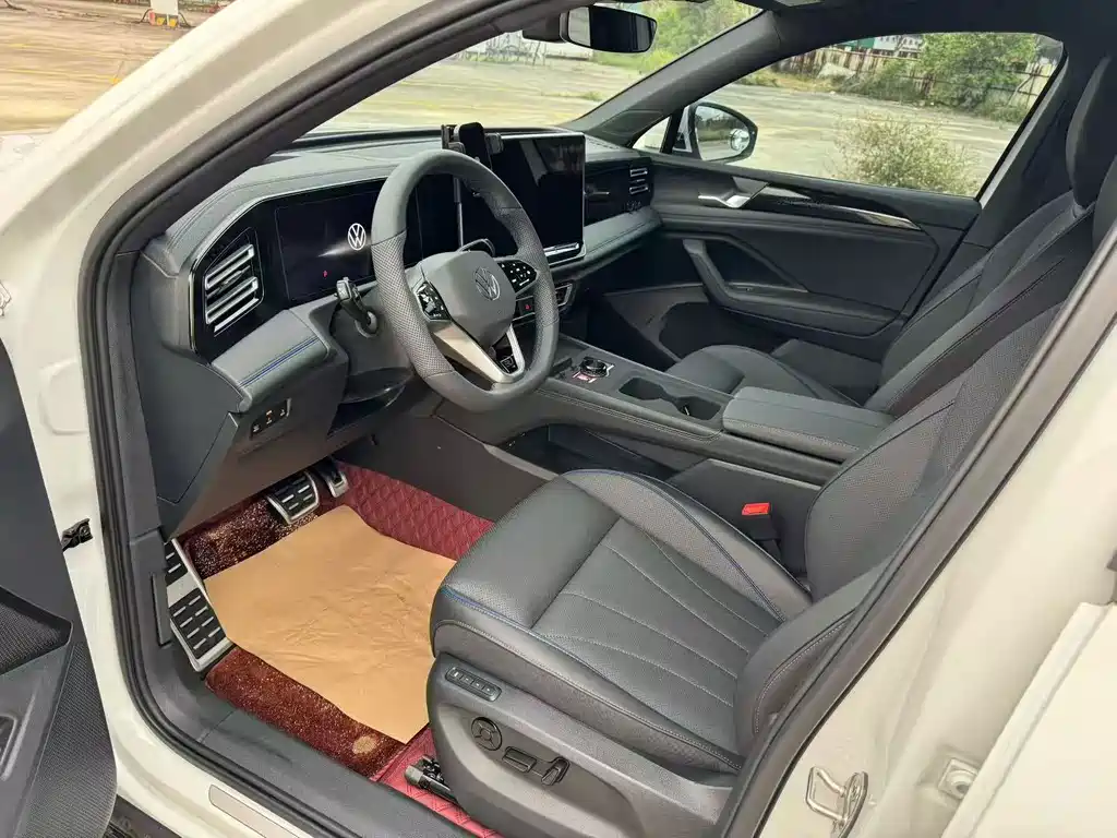 Volkswagen Tiguan L — фото 4