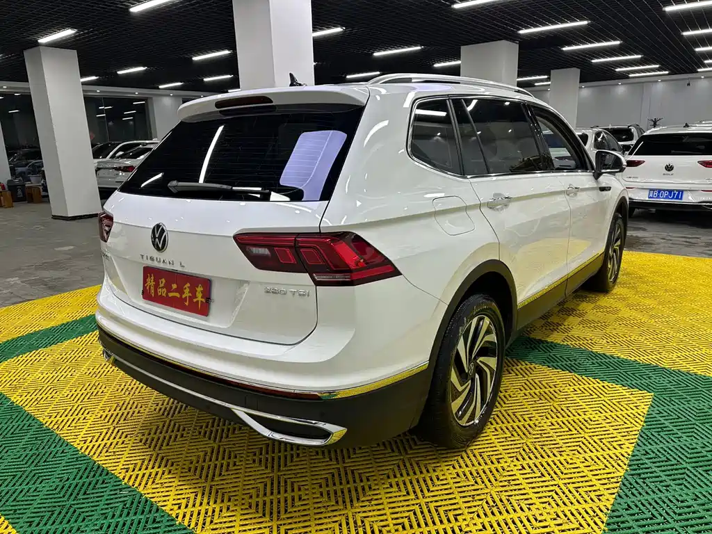 Volkswagen Tiguan L — фото 4