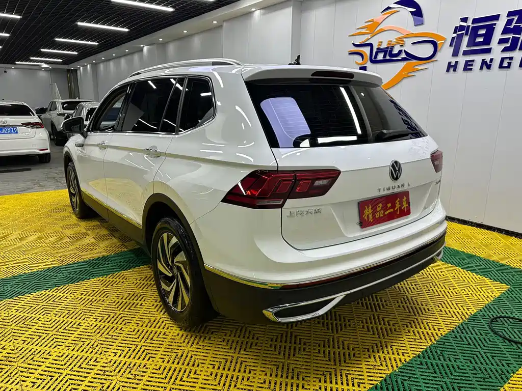 Volkswagen Tiguan L — фото 6