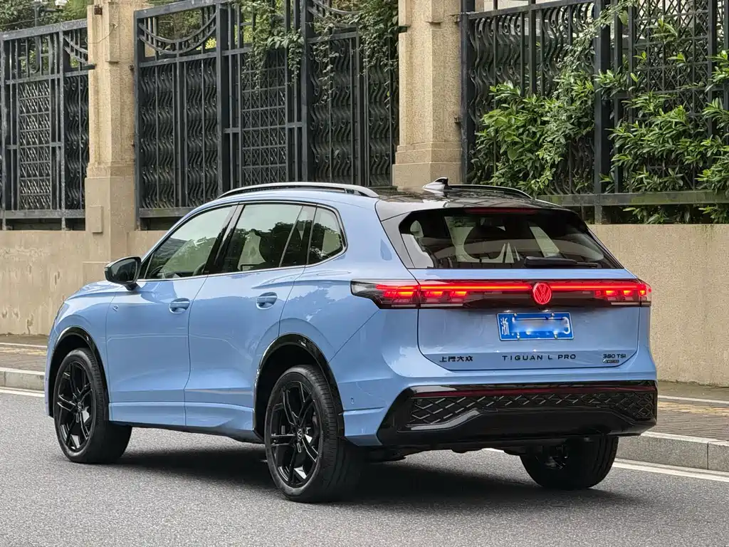 Volkswagen Tiguan L — фото 4